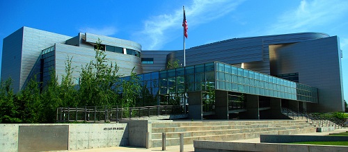 Wayne_L._Morse_United_States_Courthouse